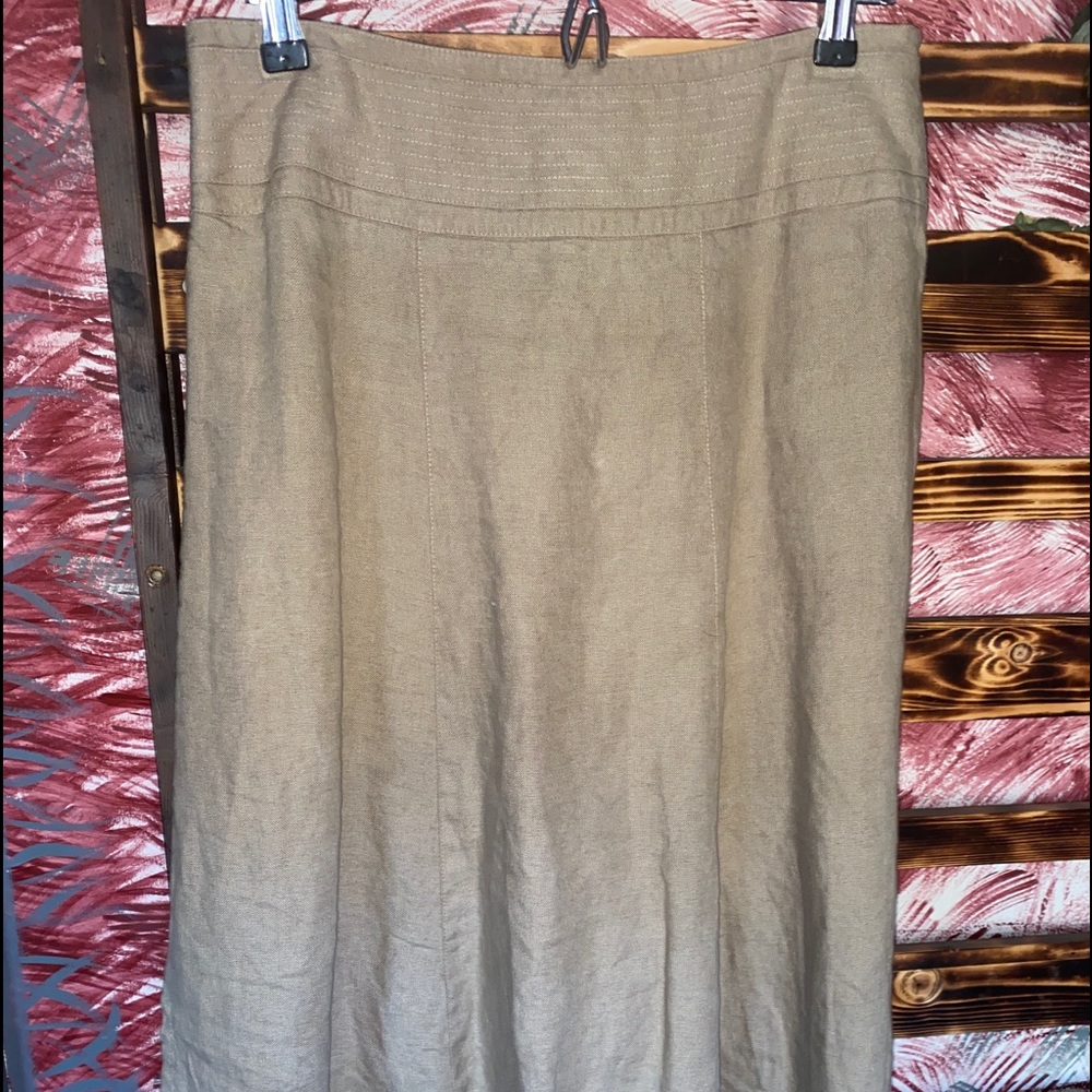 Talbots, 100% Linen skirt. Size 8. Very Flowy & Comfortable.